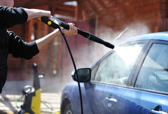 5 Tips for cleaning your car with a Pressure washer
